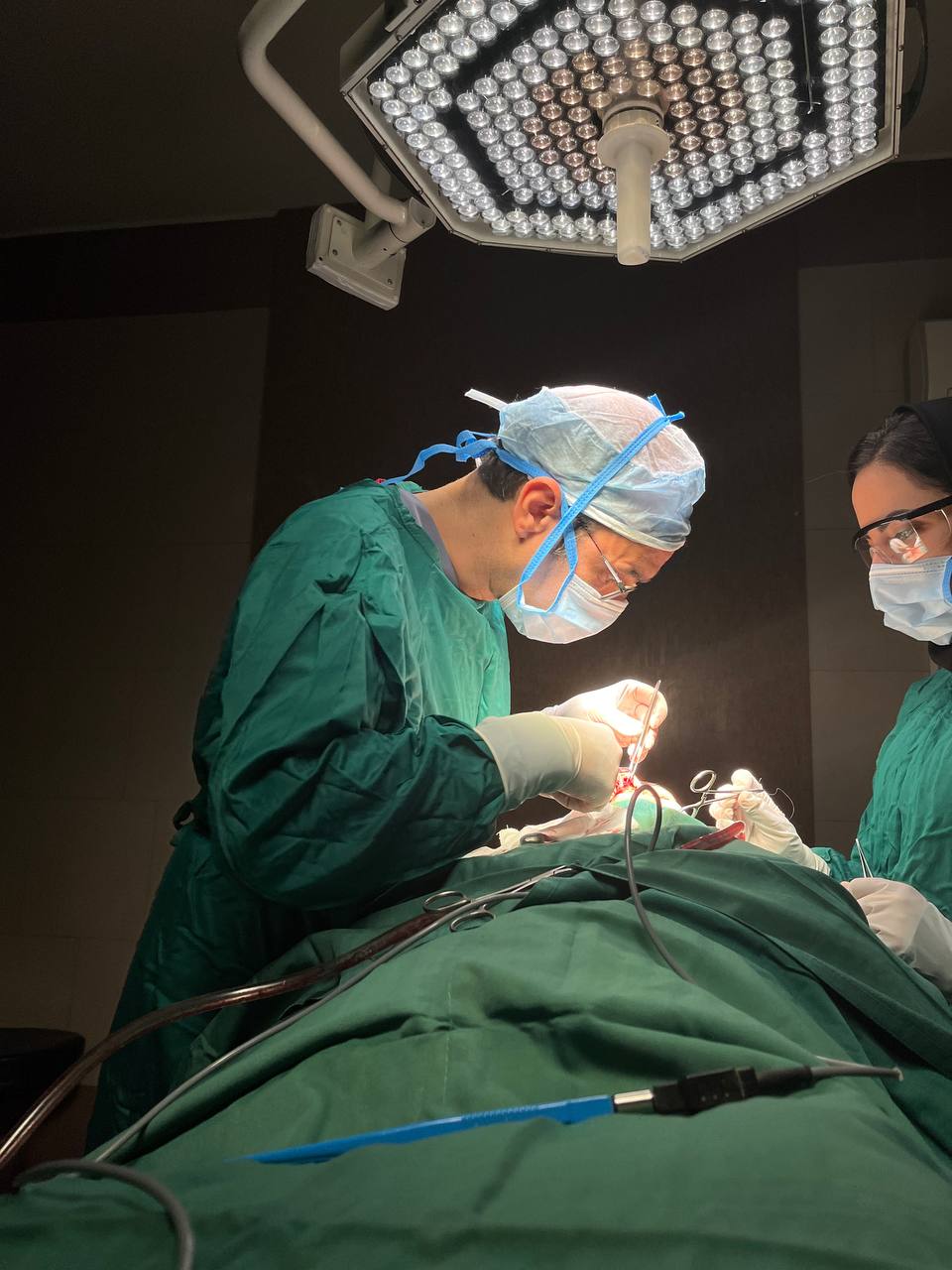 دکتر فرزاد زمانی بهترین جراح بینی ایران